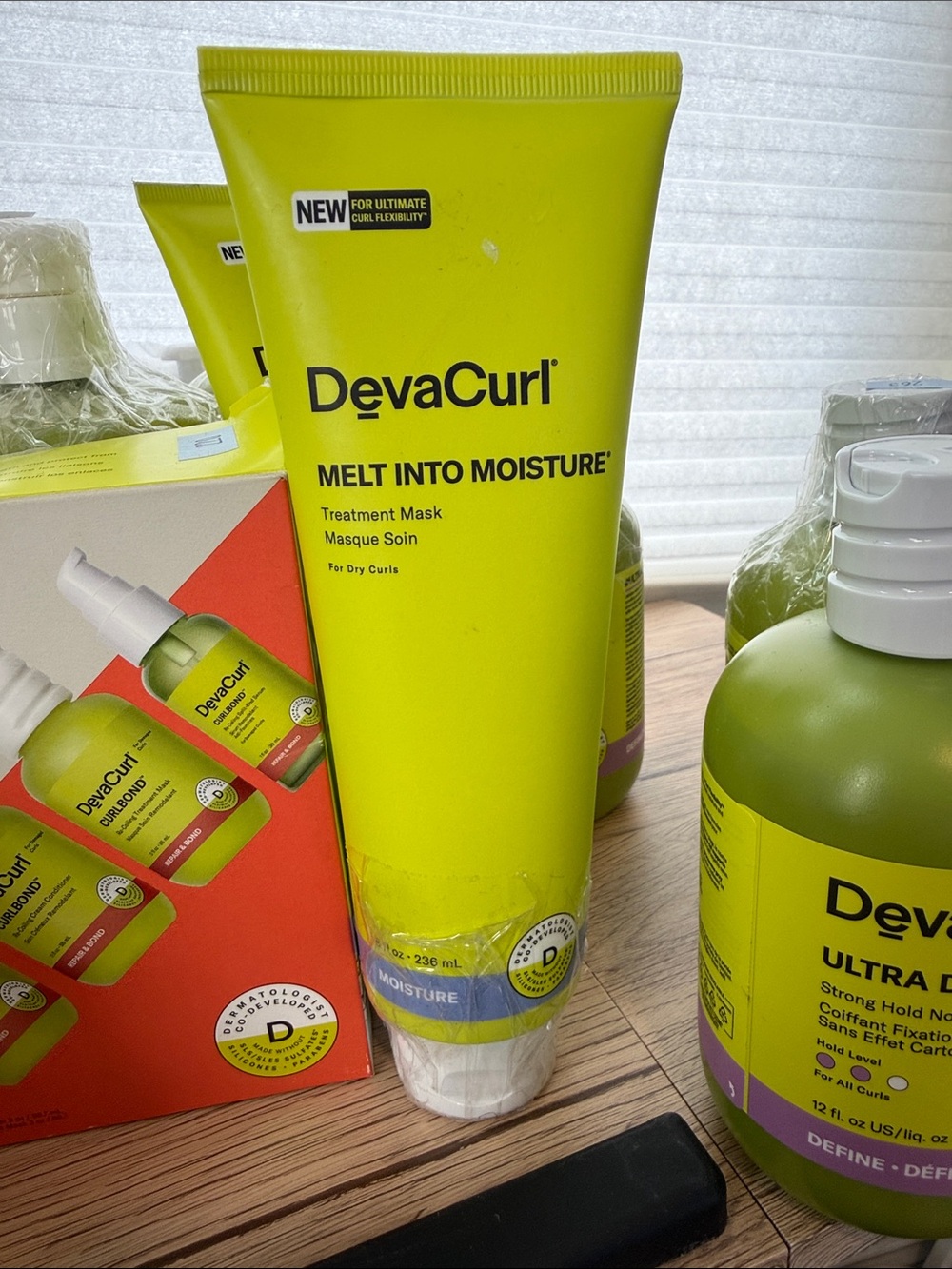 *NEW*8oz*DevaCurl*Melt Into Moisture Treatment Mask